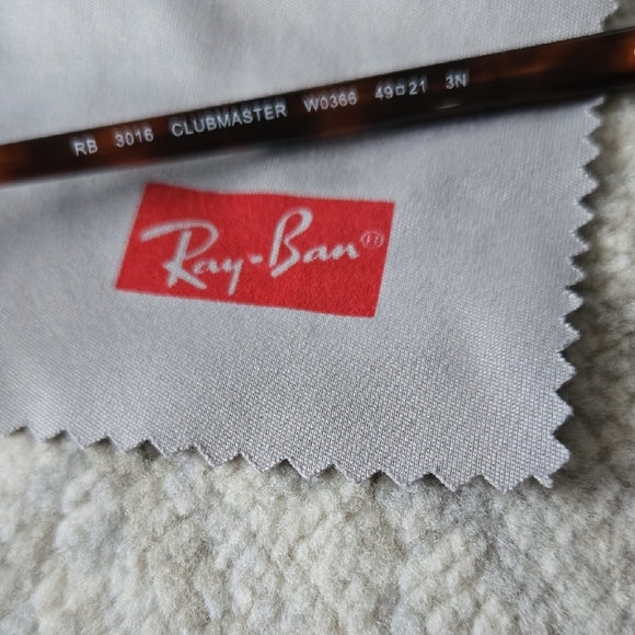 Ray-Ban Classic Tortoise Gold Clubmaster Sunglasses Unisex - Picture 5 of 6